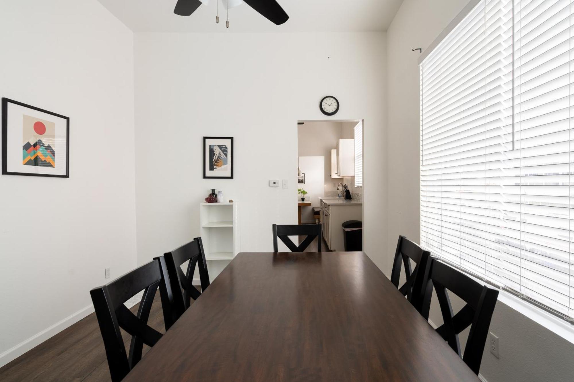 Holiday home - Renovated 3br Tilikum View In Heart Of Se Division *