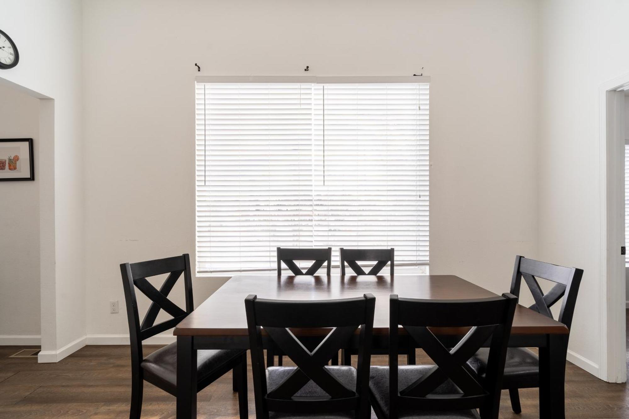 Holiday home - Renovated 3br Tilikum View In Heart Of Se Division
