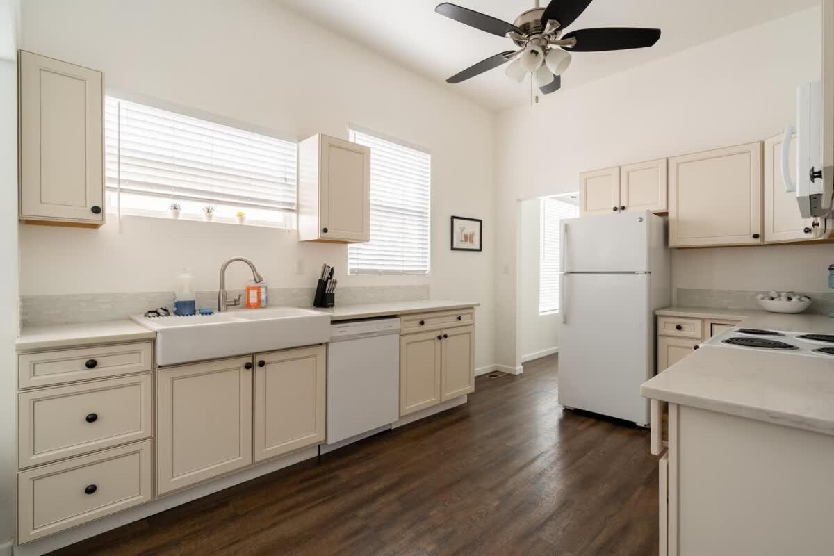 - Renovated 3br Tilikum View In Heart Of Se Division