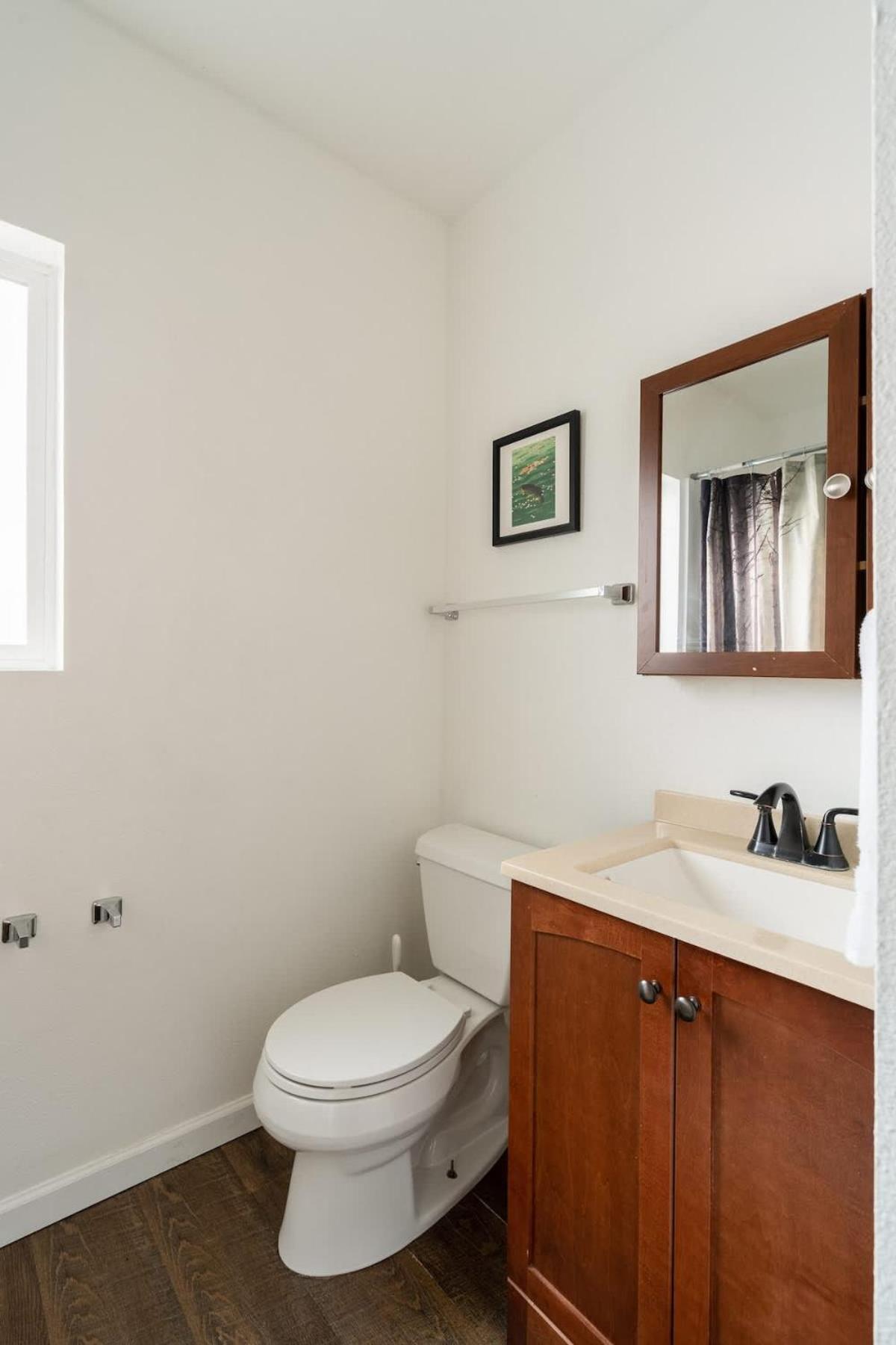Holiday home - Renovated 3br Tilikum View In Heart Of Se Division